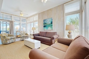 TV - Gulf-front duplex with amazing views & screened deck - right on the beach (Santa Rosa Beach)