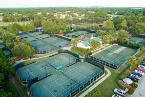 Sports court - Cozy efficiency with kitchenette, shared pool and beach access (Miramar Beach)