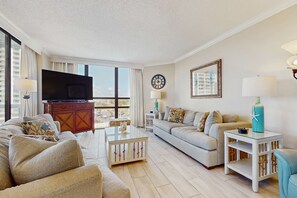 TV, offices - Gorgeous, well-appointed condo w/ a shared pool, hot tub, & beach access (Miramar Beach)