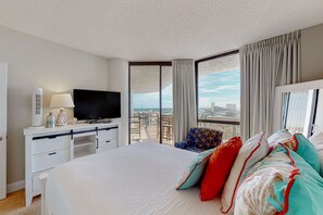 1 bedroom, WiFi, bed sheets - Gulf-view resort condo with pool, hot tubs, & over-street beach access (Miramar Beach)