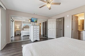 2 bedrooms, WiFi, bed sheets - Gulf Winds 28, Paradise condo with pool access, private balcony and patio (Miramar Beach)