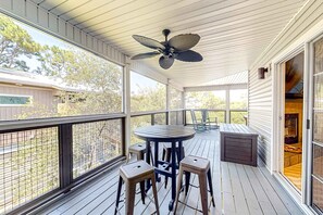 Outdoor dining - Beautiful dog-friendly home with screened porch & pool access in great location (Cape San Blas)