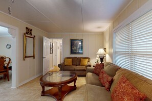 TV - Charming beach cottage w/ covered patio & outdoor shower - walk to the beach (Santa Rosa Beach)