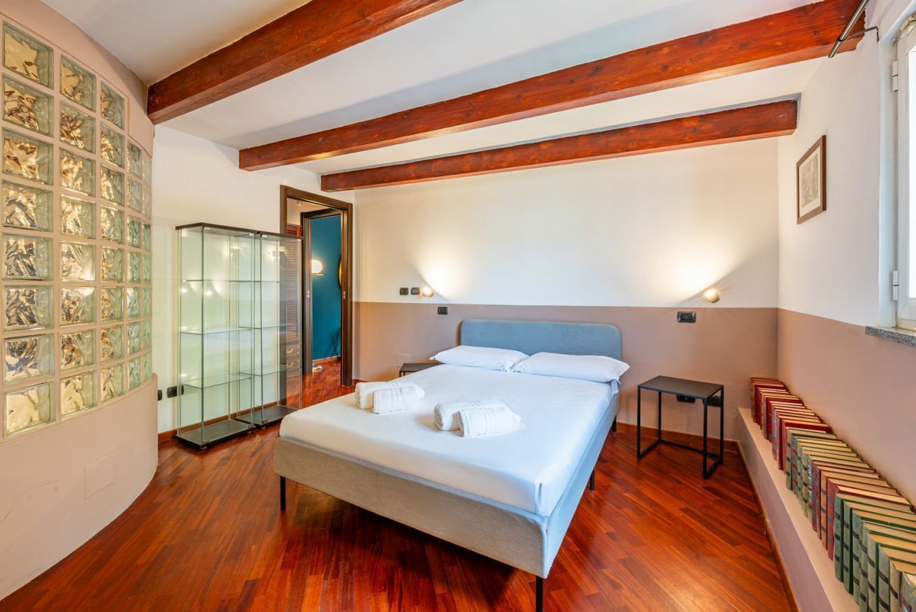 2 quartos, ferros/tábuas de passar roupa