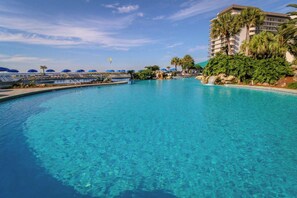 Pool - Golf lover's getaway with golf on-site, tennis, pool & hot tub (Panama City Beach)