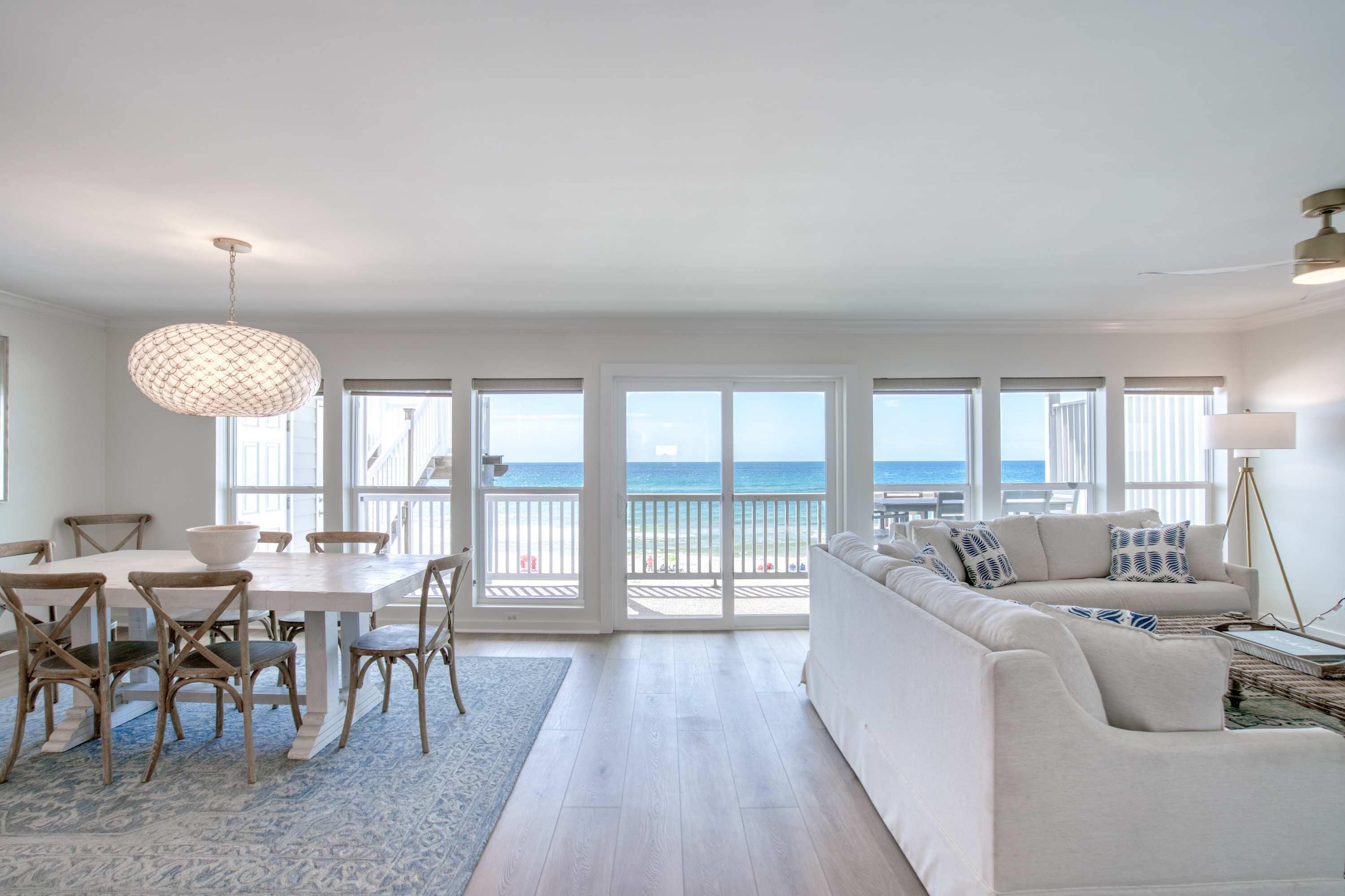 Televisión, reproductor de DVD y oficina 