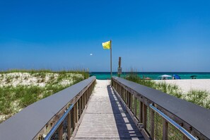 Beach - Ground-Floor Condo near the Beach w/Private W/D, A/C, Shared Outdoor Pool (Navarre Beach)