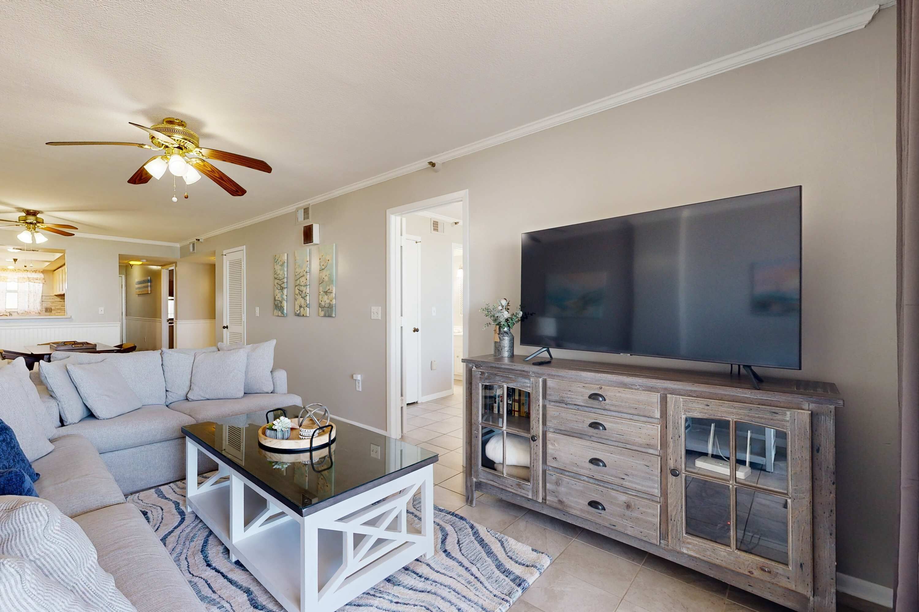 Televisión y oficina 