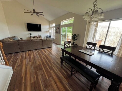 Renovated 3 bdrm home with river views walkable to downtown Milford & bike trail