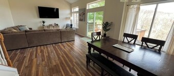 Renovated 3 bdrm home with river views walkable to downtown Milford & bike trail