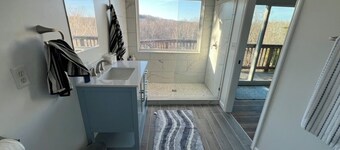 Renovated 3 bdrm home with river views walkable to downtown Milford & bike trail