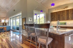 Dining - Seaside home w/ WiFi, ocean views, shared pool, & plenty of room (Inlet Beach)