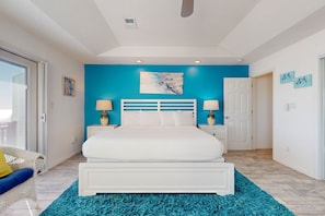 3 bedrooms, iron/ironing board, WiFi, bed sheets - Beachfront, multi-level home with amazing views - close to everything (Navarre Beach)