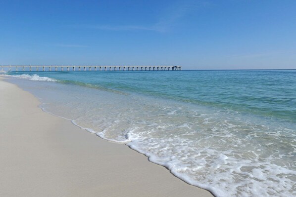 On the beach - First-Floor Gulf Front Condo with Shared Pool & Hot Tub (Navarre Beach)