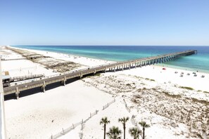 On the beach - First-Floor Gulf Front Condo with Shared Pool & Hot Tub (Navarre Beach)