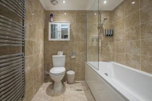 Apartment, 2 Bedrooms | Bathroom | Toilet paper - Charming 2-bedroom Apartment in Central Kingston Upon Thames (Kingston Upon Thames)