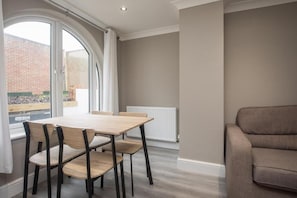 Apartment, 2 Bedrooms | Dining room - Charming 2-bedroom Apartment in Central Kingston Upon Thames (Kingston Upon Thames)