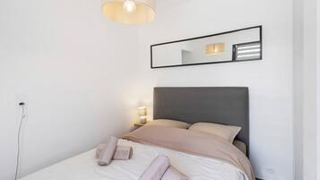 1 chambre, fer et planche Ă repasser, draps fournis