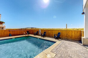 Luokittelematon kuva, 5 kautta 30, painike