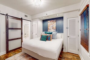 Iron/ironing board, WiFi, bed sheets - Lakefront resort condo with heated outdoor pool, hot tub, balcony, lake views (Panama City Beach)