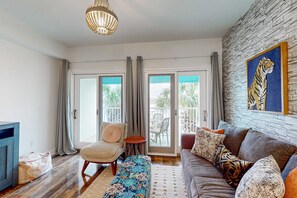 TV - Lakefront resort condo with heated outdoor pool, hot tub, balcony, lake views (Panama City Beach)