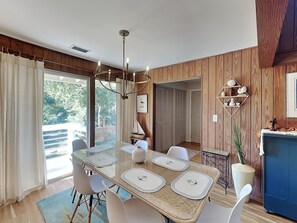 Dining - 6 7th Street | Private Pool, Walk to Beach (Tybee Island)