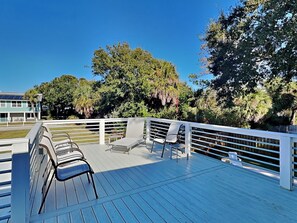 Unclassified image, 2 of 45, button