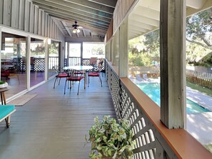 Outdoor dining - 6 7th Street | Private Pool, Walk to Beach (Tybee Island)