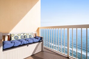 Property grounds - Charming Gulf-front condo with pools, gym & beach access - near restaurants (Panama City Beach)