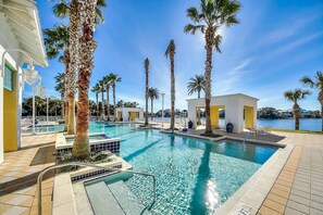 Pool - Lakefront, ground-floor condo with pools & hot tubs - walk to the beach (Panama City Beach)