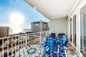 Property grounds - Resort condo rental w/shared hot tub, resort pools, and fitness center (Panama City Beach)
