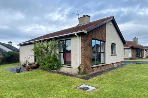 2-bed Cottage Sleeps 5 - Pets Ok - Free Parking