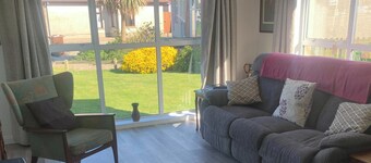 2-bed Cottage Sleeps 5 - Pets Ok - Free Parking