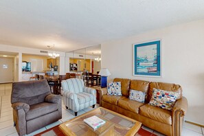 TV, DVD player, offices - Bright waterfront condo in a gated resort with pools, tennis courts, & gym (Panama City Beach)