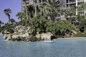 Exterior - Terrific condo in beachfront location with pool, central AC & balcony (Panama City Beach)