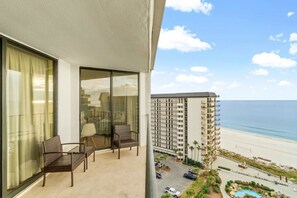 Terrace/patio - Terrific condo in beachfront location with pool, central AC & balcony (Panama City Beach)