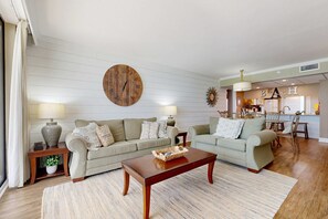 TV, DVD player, offices - Gorgeous beachfront condo, shared & and beach access (Panama City Beach)