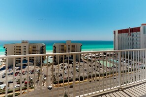 Property grounds - Gulf-view condo steps to beach with balcony, pools, hot tub & gym (Panama City Beach)