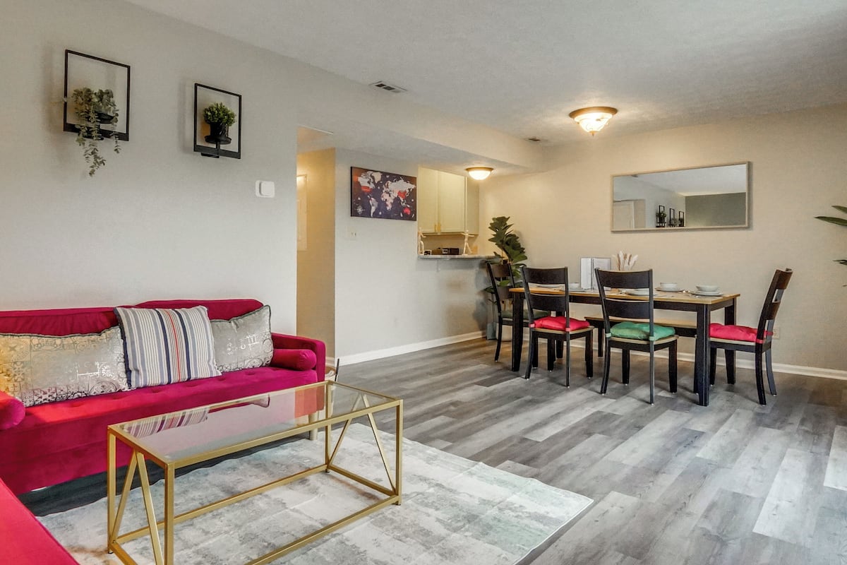 Apartment (3 Bedrooms) | Front of property