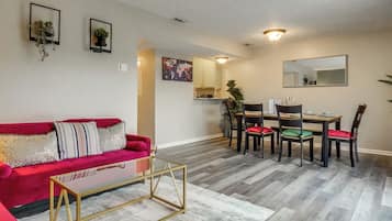 Apartemen (3 Bedrooms) | Bagian depan properti