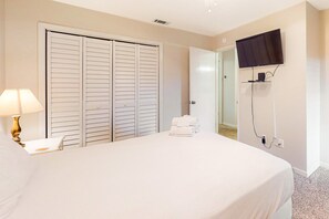2 bedrooms, iron/ironing board, WiFi, bed sheets - Gulf Highlands | Condo in Panama City Beach with pool, balcony, central AC, W/D (Panama City Beach)
