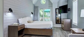 Cozy 1-bedroom condo in serene East Stroudsburg with AC