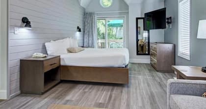 Cozy 1-bedroom condo in serene East Stroudsburg with AC