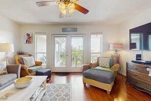 TV, DVD player, offices - Fourth-floor, Caribbean corner condo with ocean views, pool, & hot tub (Santa Rosa Beach)