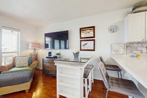 Interior - Fourth-floor, Caribbean corner condo with ocean views, pool, & hot tub (Santa Rosa Beach)