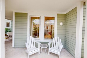 Terrace/patio - Golf-and-beach resort condo with on-site pools, grills, hot tub, & tennis (Miramar Beach)