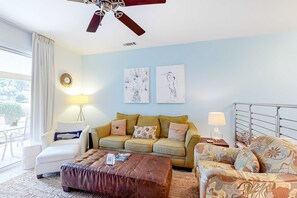 TV - Beautiful gem at Bayou Village, golf cart, WiFi, & resort pools (Miramar Beach)