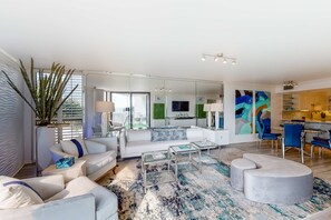 TV - Ocean-view condo with pools & hot tub, balcony, central AC, W/D (Miramar Beach)