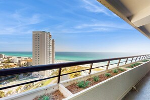 Property grounds - Gulf-view resort condo with pools, hot tubs, balcony, WiFi, W&D, & AC (Miramar Beach)