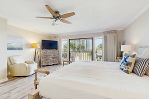 3 bedrooms, iron/ironing board, WiFi, bed sheets - Lakefront condo near the beach with shared pool & two balconies - snowbird friendly (Miramar Beach)